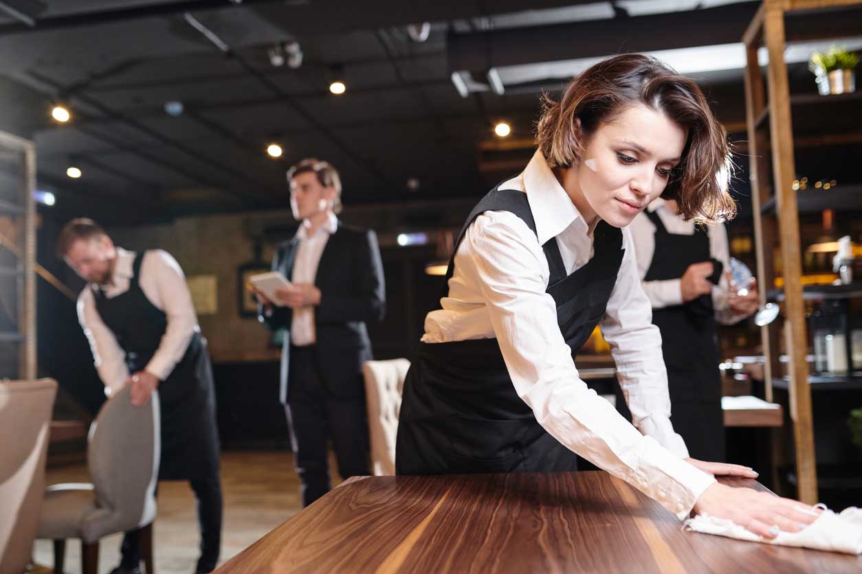 Servicekraft / Kellner im Restaurant oder Bankett